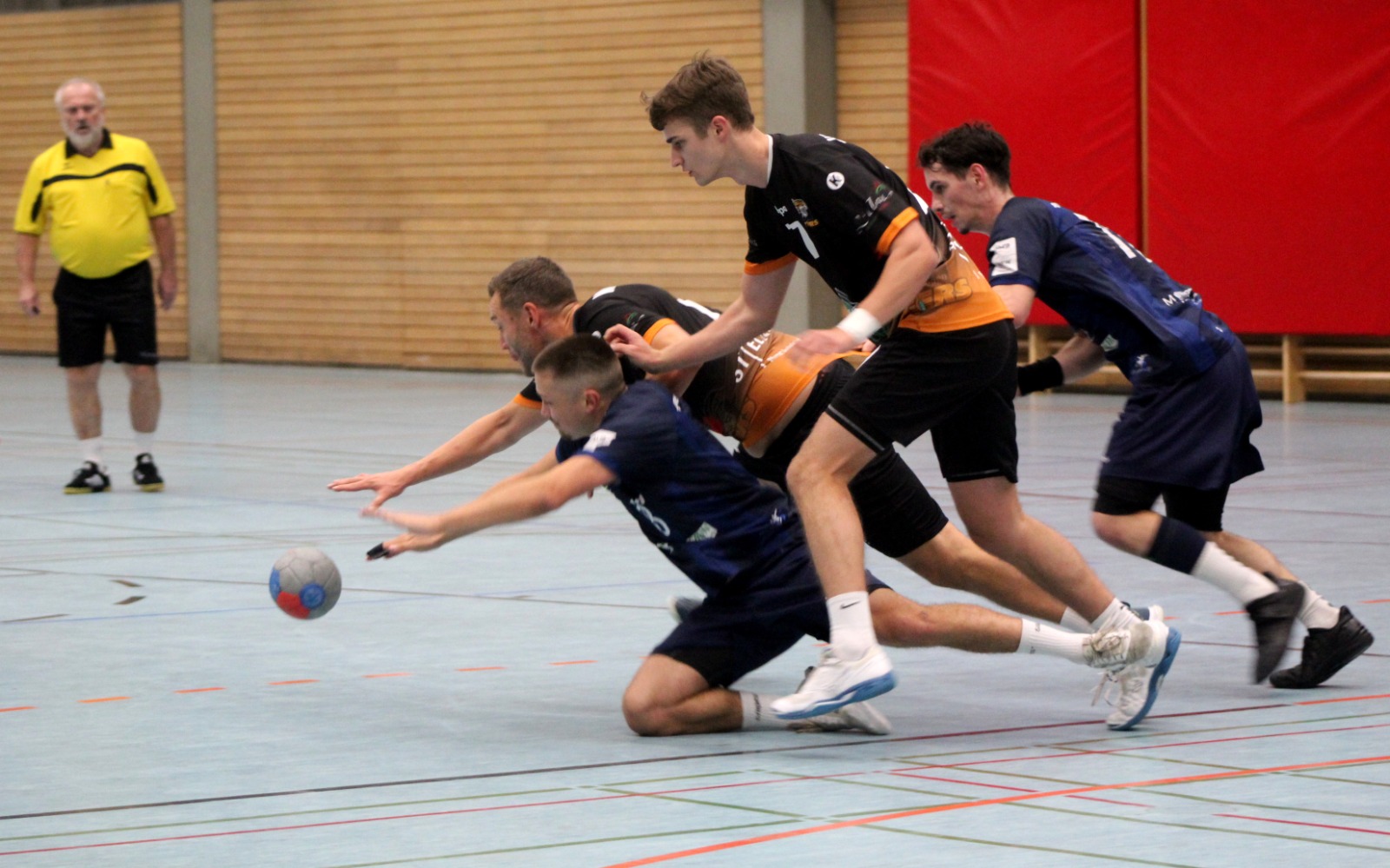 Lehrstunde vom Titelfavoriten: TSB-Perspektivteam erlebt harten Aufprall